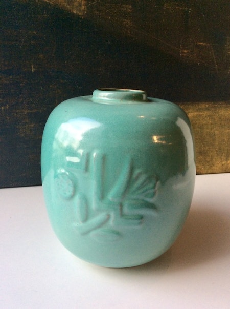 K3 light green vase