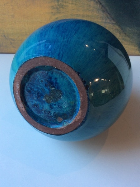 Blue vase 345