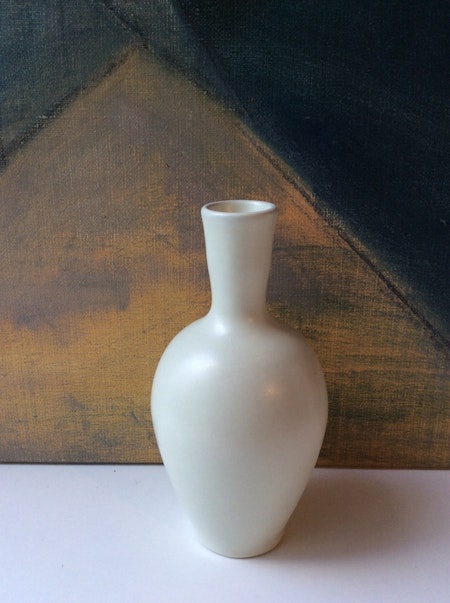 White vase (VL)