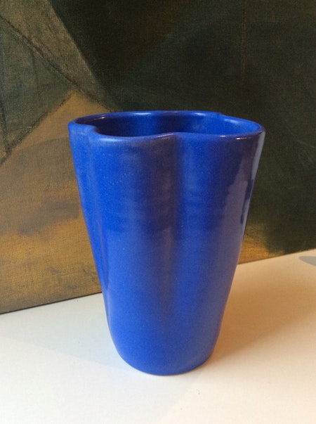 Blue vase 389