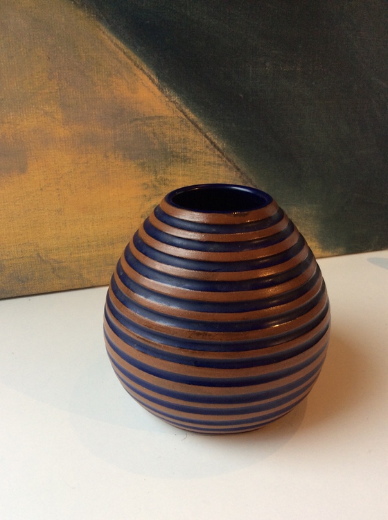 Blue vase 562