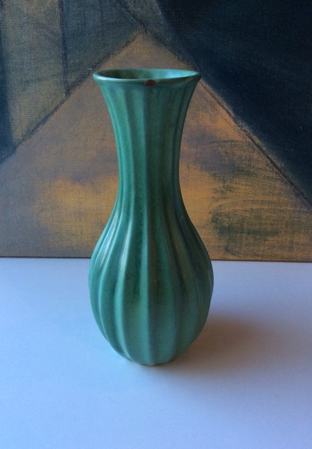 Green vase 96