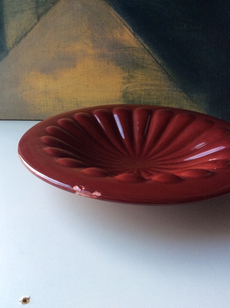 Dark red bowl 382