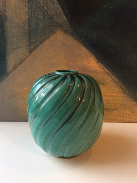 Green vase 3227