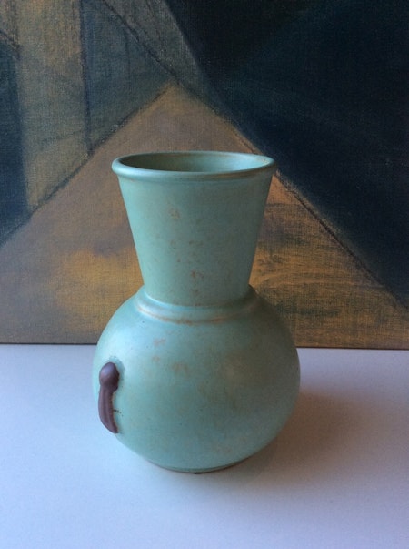 Large green vase 112