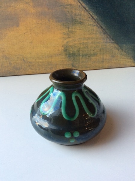 Brown/green vase 43