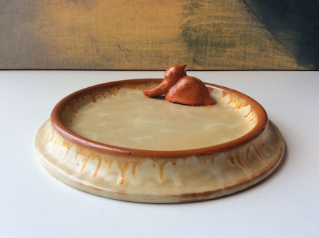 Bowl with a duck