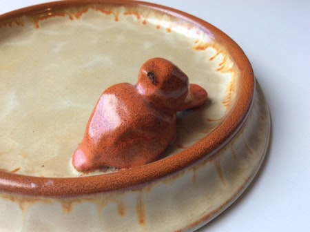 Bowl with a duck