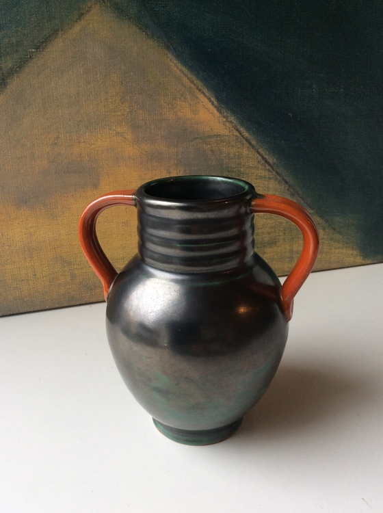 Black/orange vase 2671