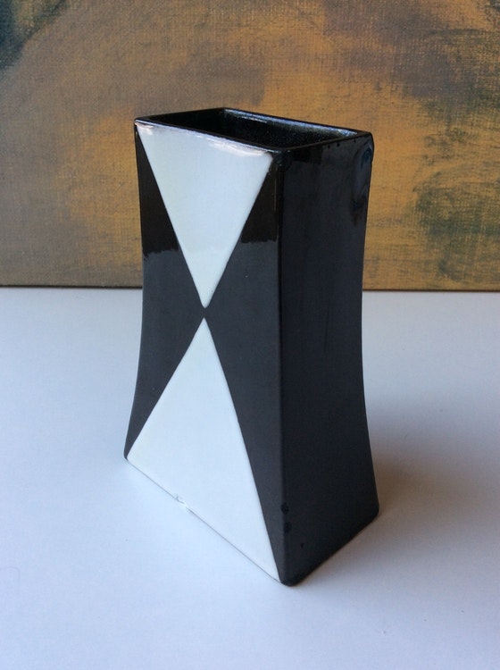 Domino vase 2183