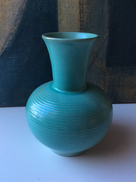 Green vase K2