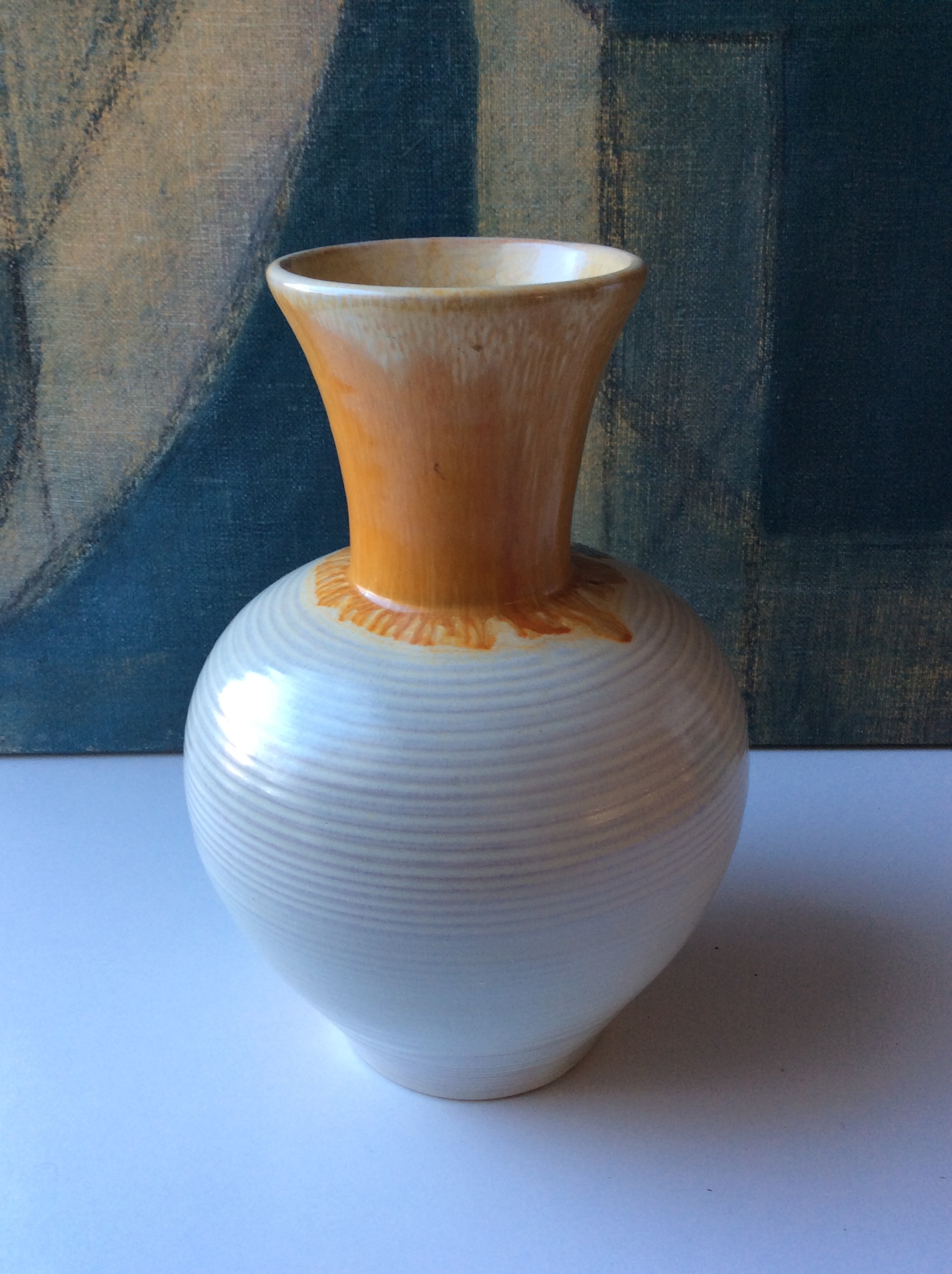 Beige/orange vase K1