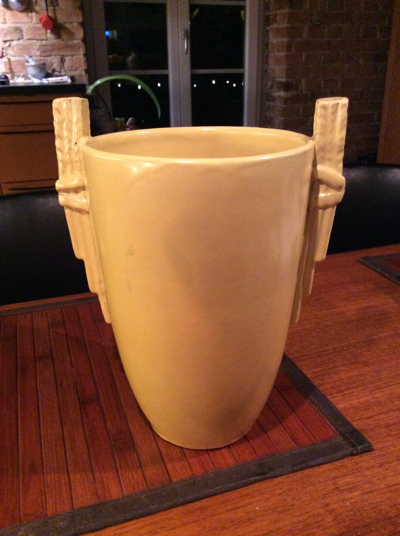 Yellow vase 5012
