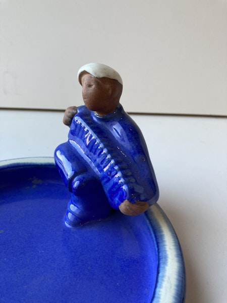 Accordion man bowl 3118