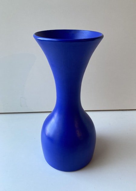 Blue vase 694