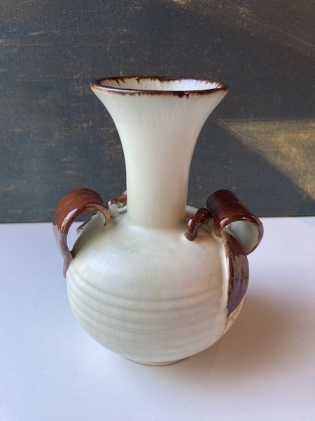 Beige/brown vase 224