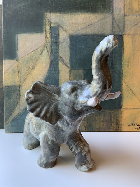 Grey elephant 57