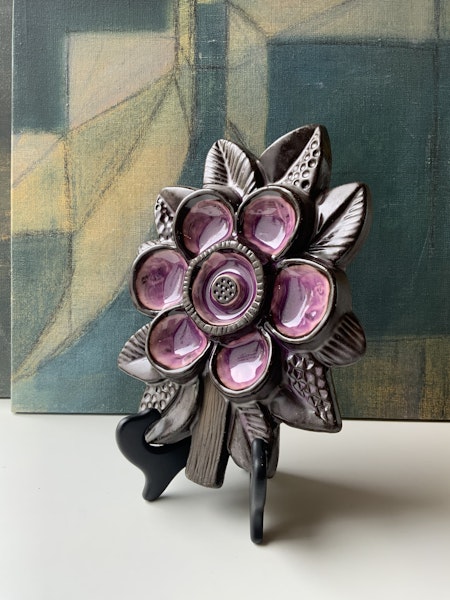 Purple flower wall plate 1071Y