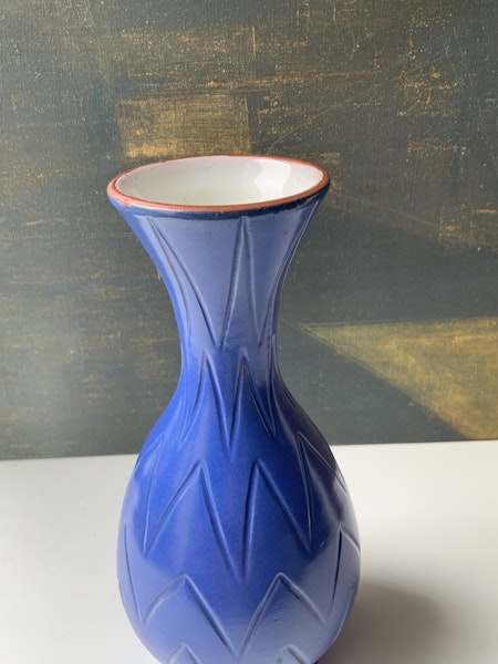 Thomson blue vase 584