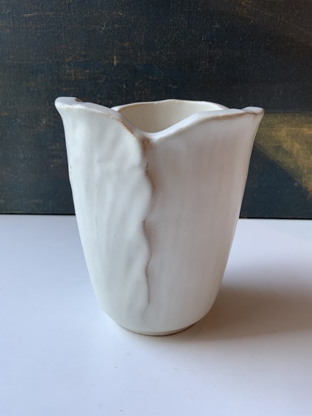 Skawonius white vase 129