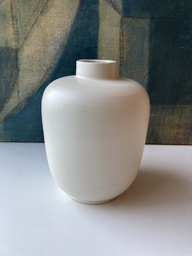 White vase 2616/8