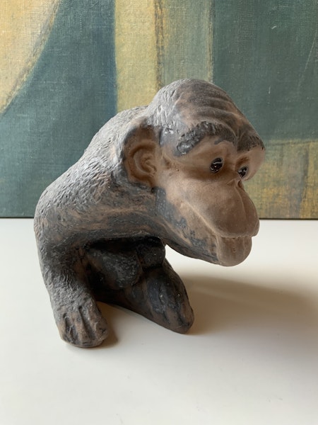 Dark monkey figure 9082