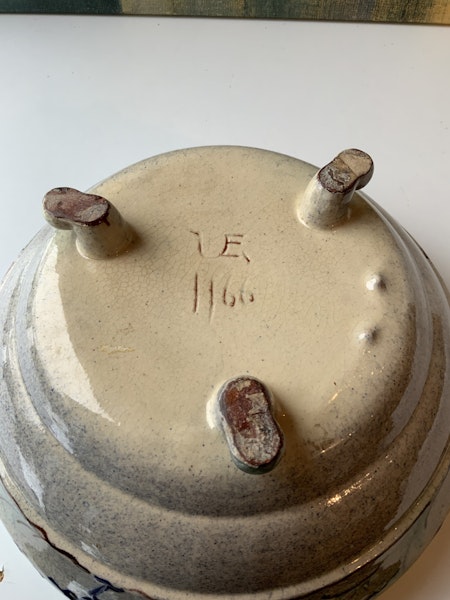 Old bird bowl 1166
