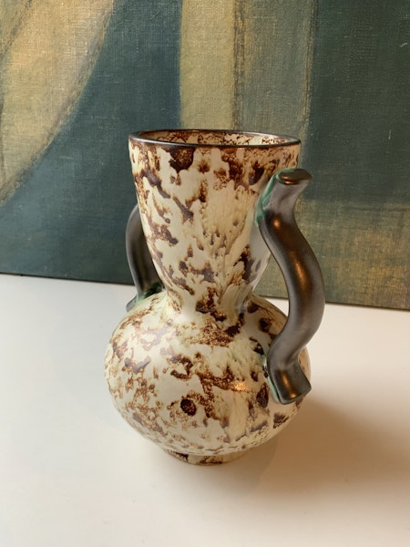 Speckled vase 282