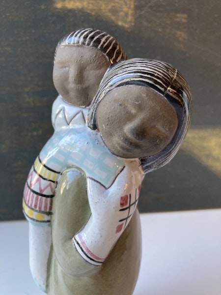 Eskimo with child 4295