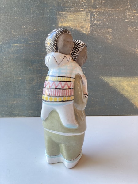 Eskimo with child 4295