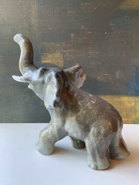 Greyish Lindstrand elephant 57