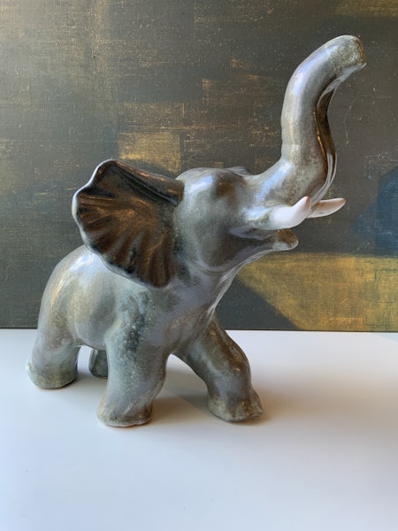 Greyish Lindstrand elephant 57