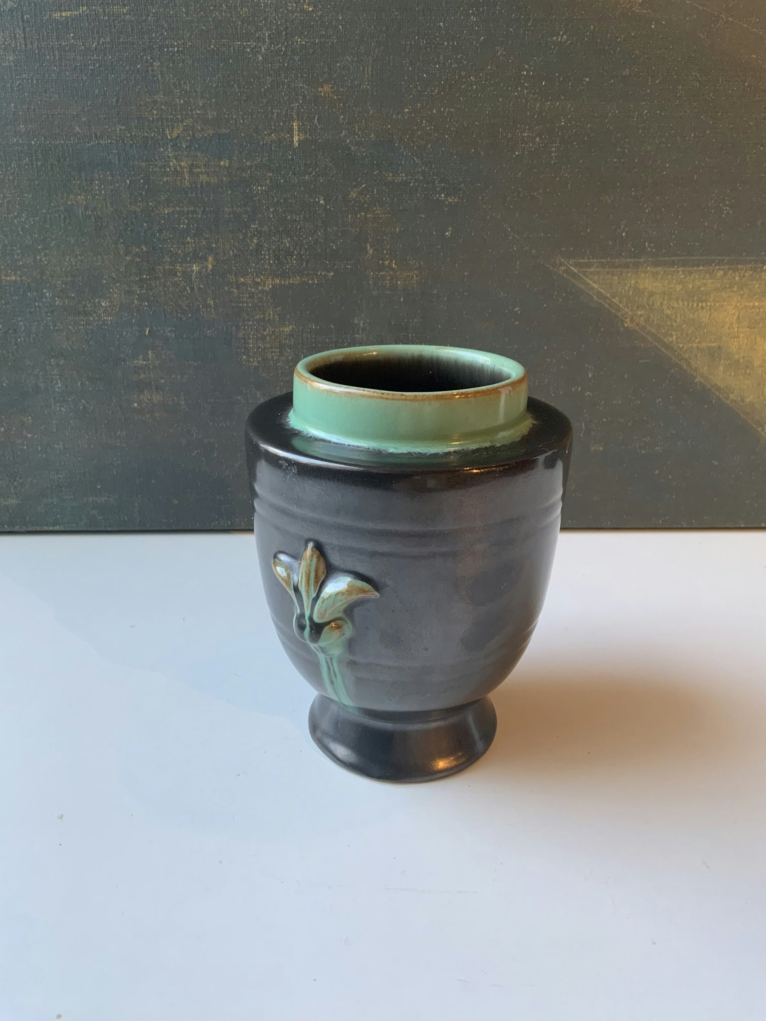 Black/green vase 2653