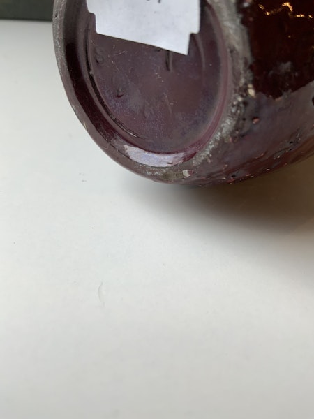 Progresso burgundy vase 2357