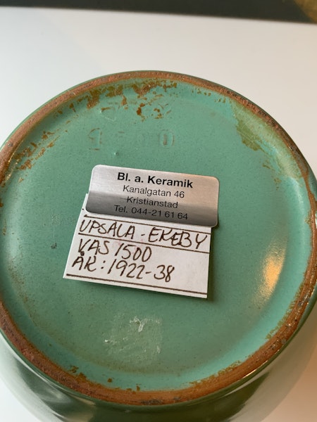 Green/ black vase 1500