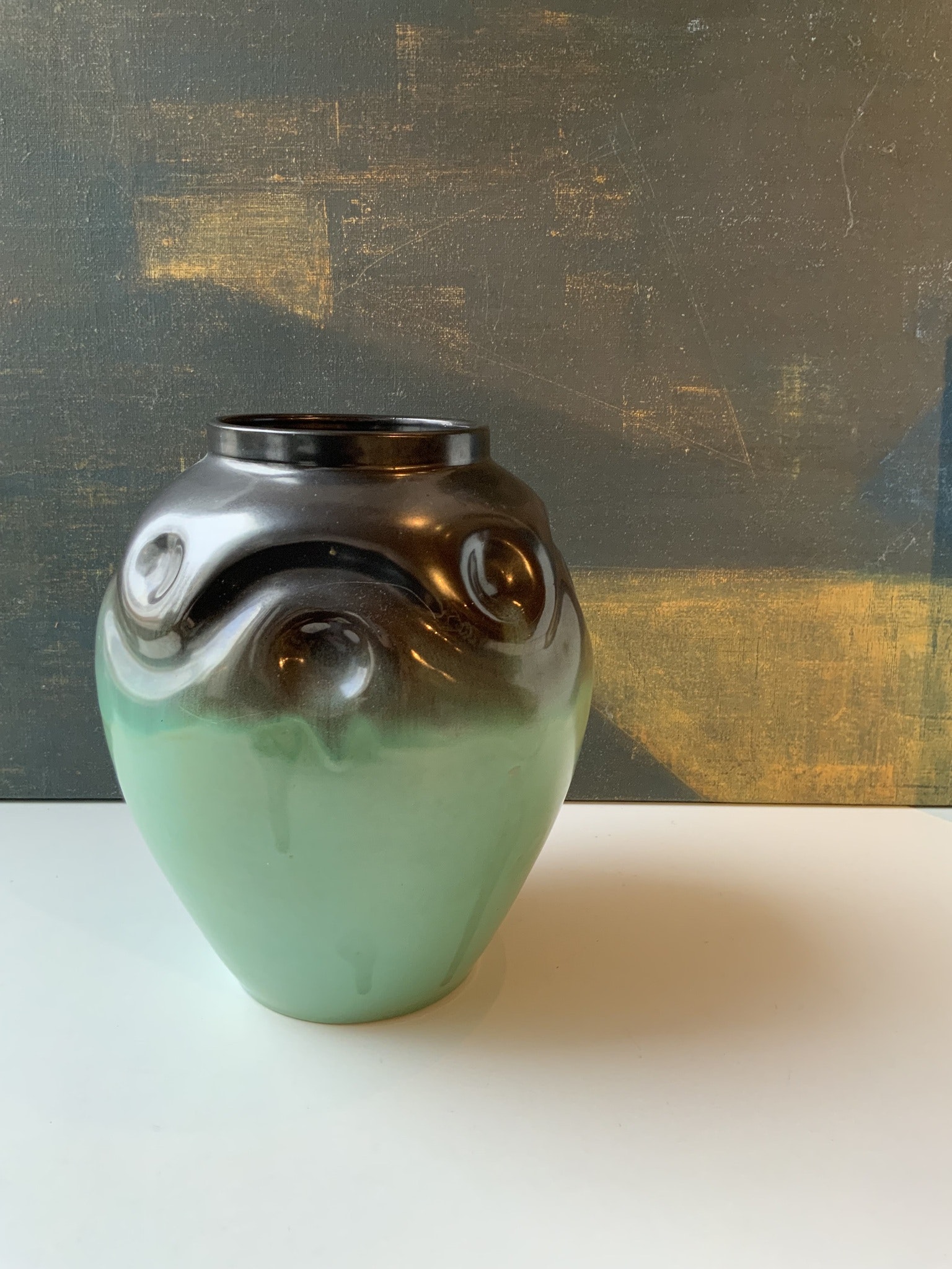 Green/ black vase 1500