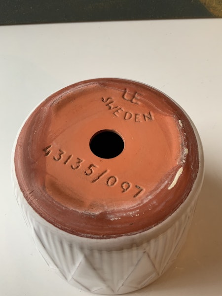 White Lansett flower pot 43135/097