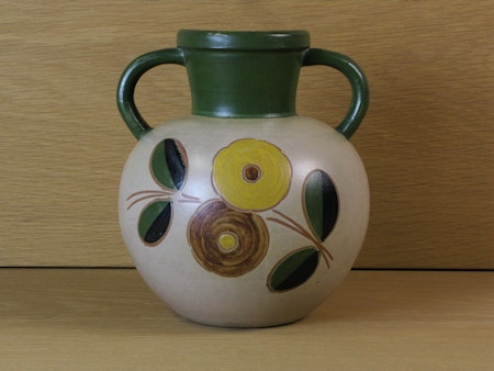 Vase 98 with flowers