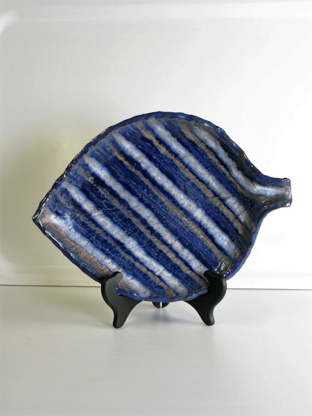 Plate with stripes 1003