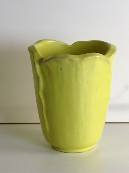 Yellow vase 129