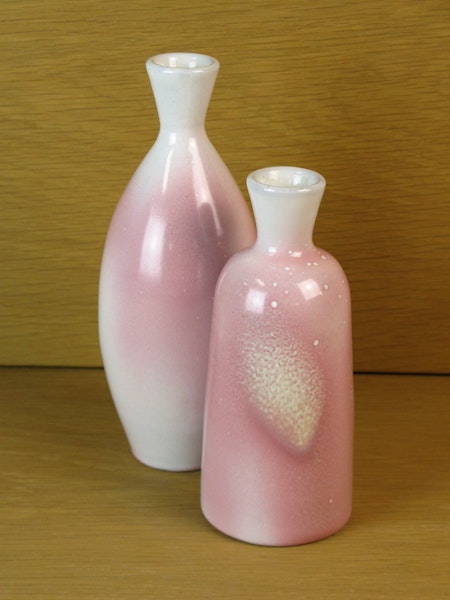 Pink vase 671