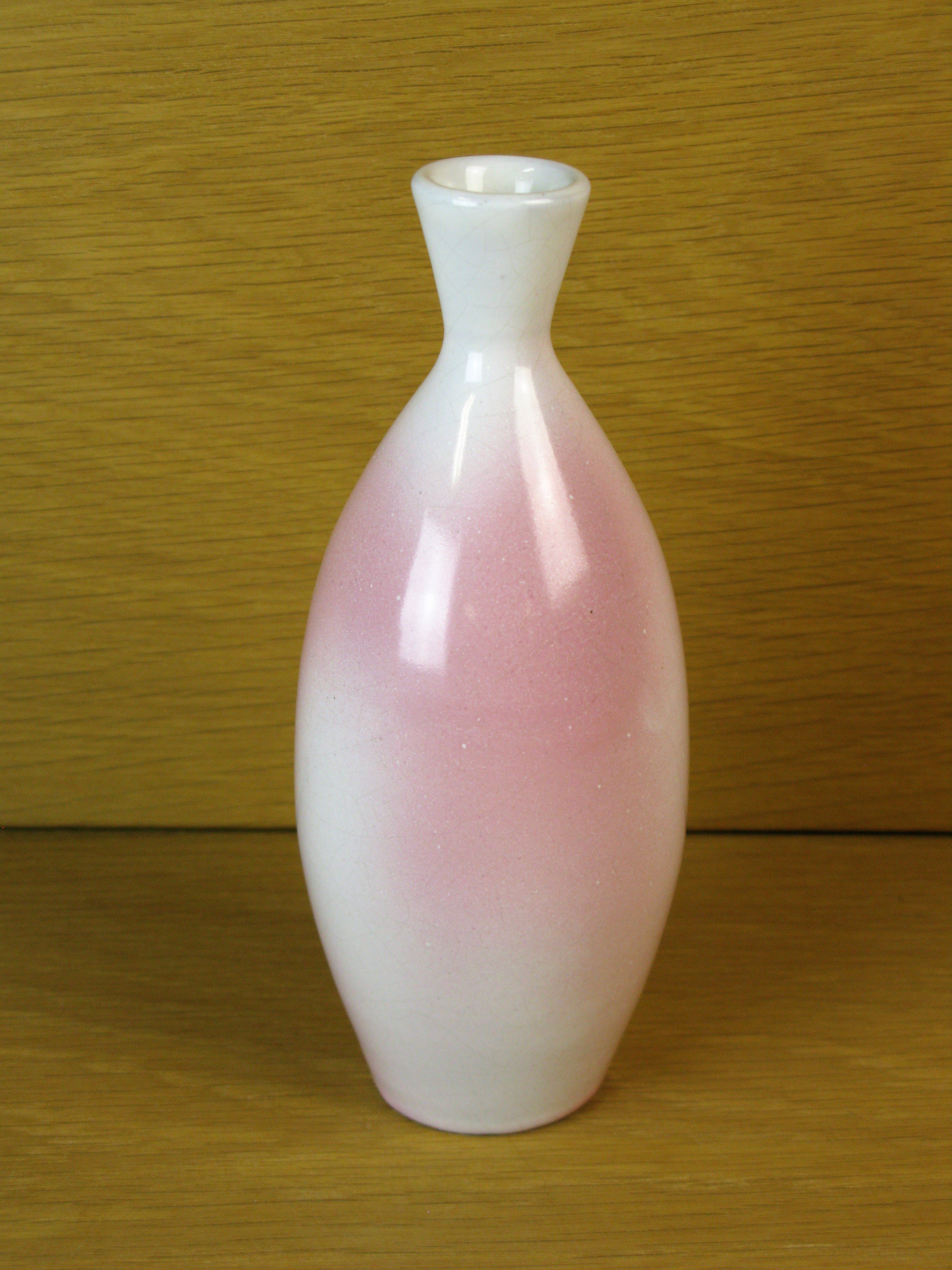Pink vase 672