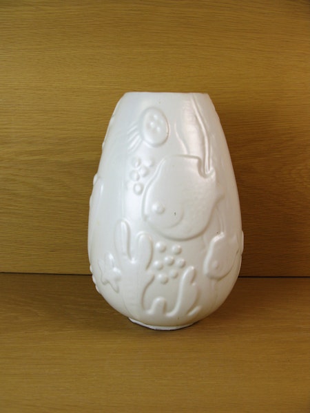 White relief vase 270