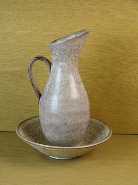 grey pitcher 17