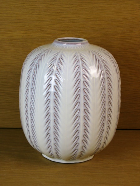 white fishbone vase 23