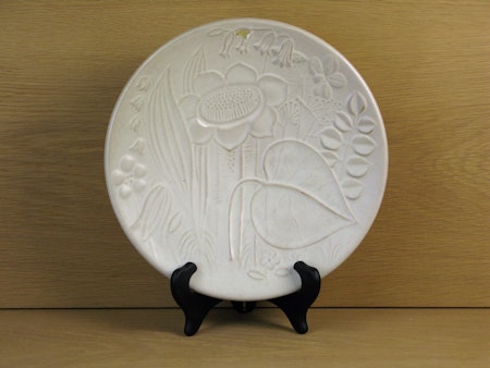 white relief bowl 124