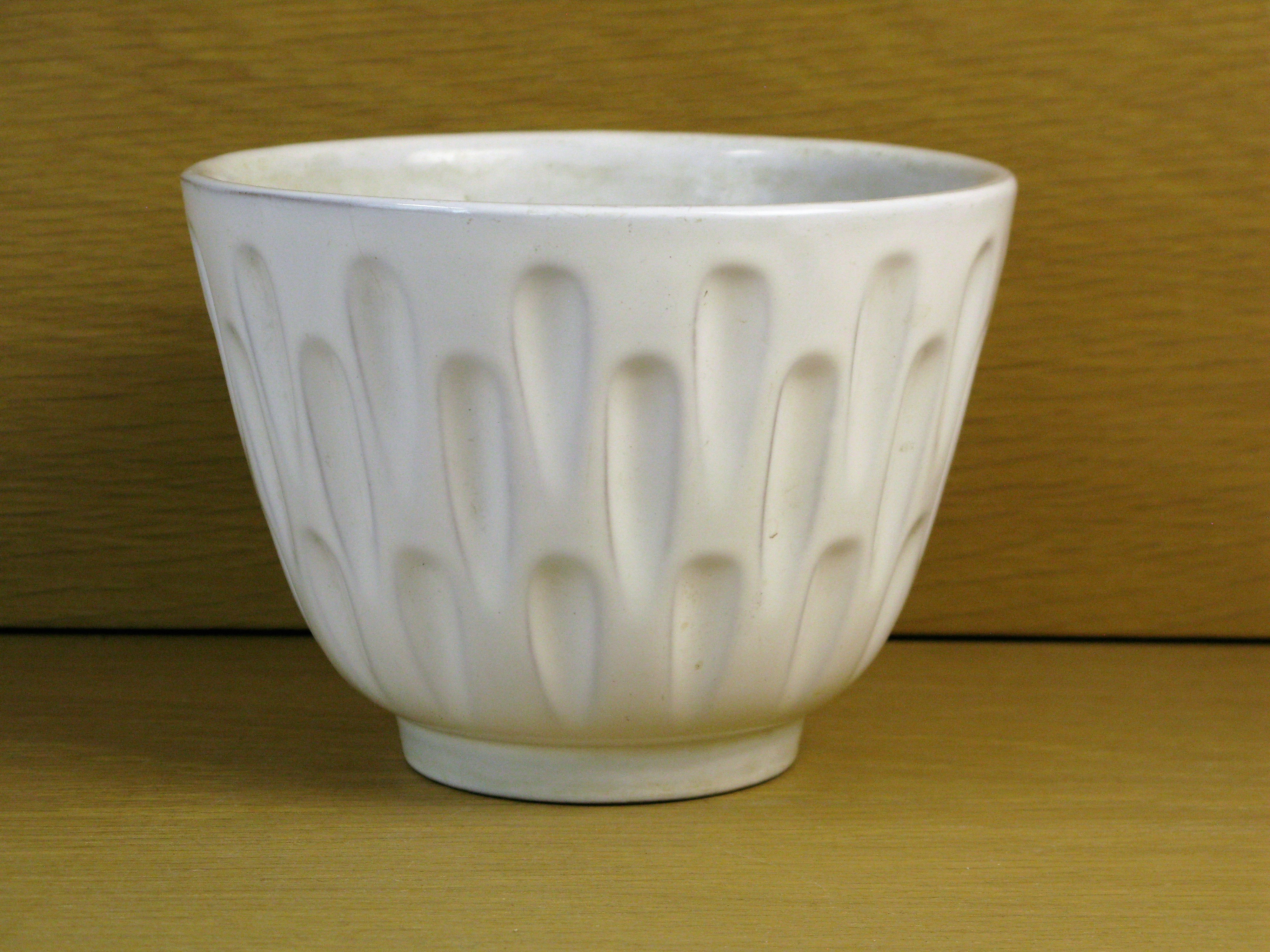 white maj flowerpot 2 sold