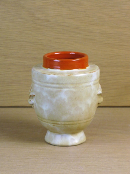 yellowish vase 2653