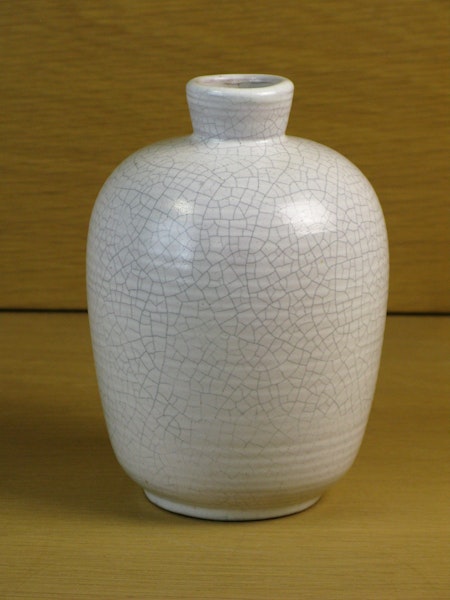 white krakelyr vase