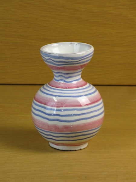 tricolor vase 639